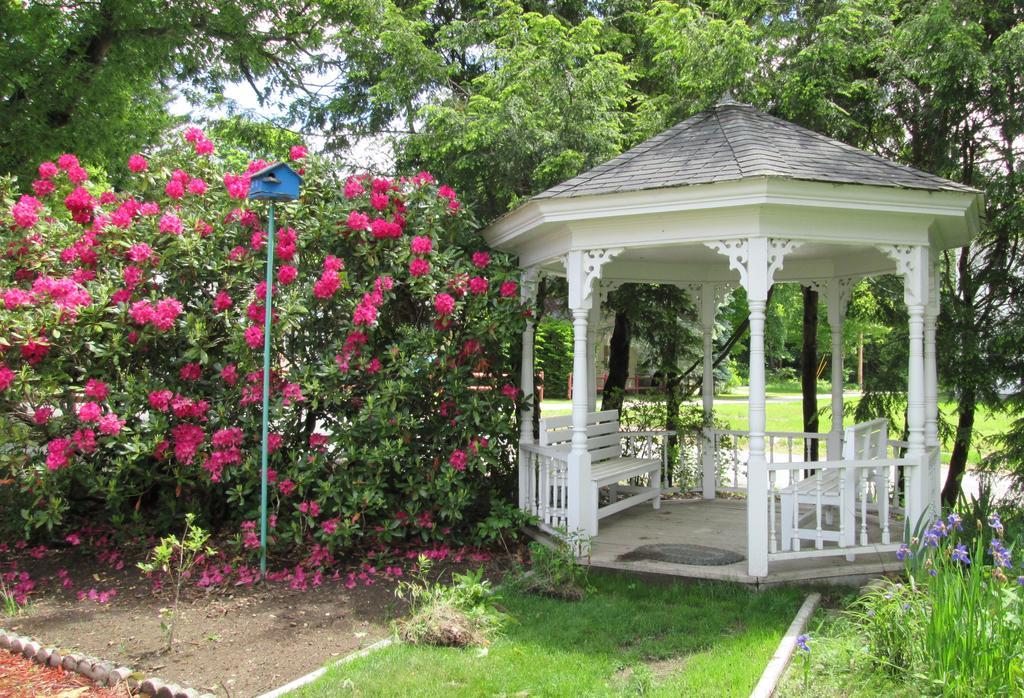 The Bridges Inn At Whitcomb House B&B Swanzey Exteriör bild