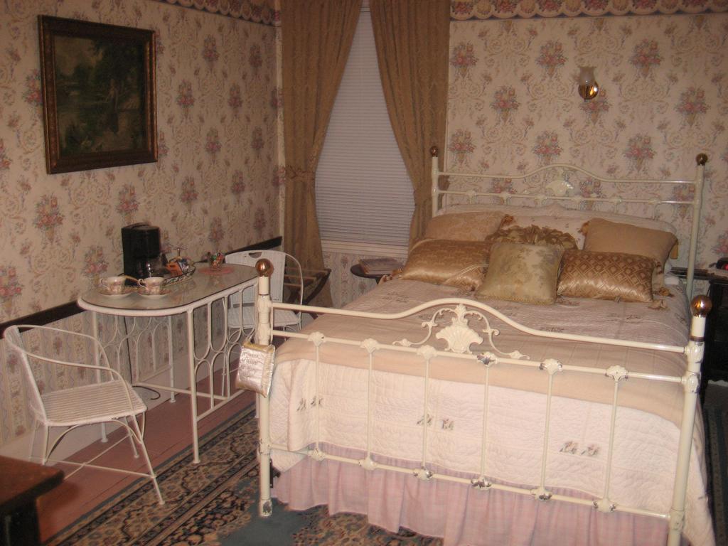 The Bridges Inn At Whitcomb House B&B Swanzey Exteriör bild