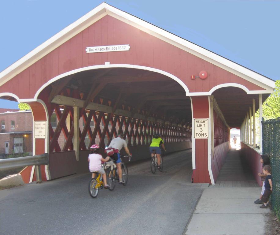 The Bridges Inn At Whitcomb House B&B Swanzey Exteriör bild