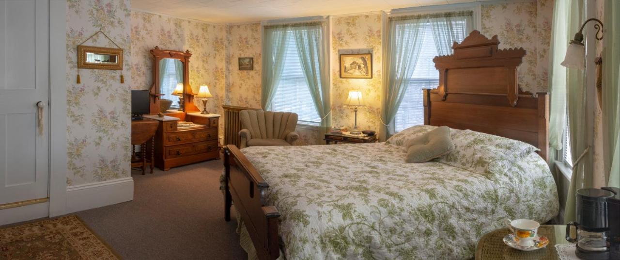 The Bridges Inn At Whitcomb House B&B Swanzey Exteriör bild