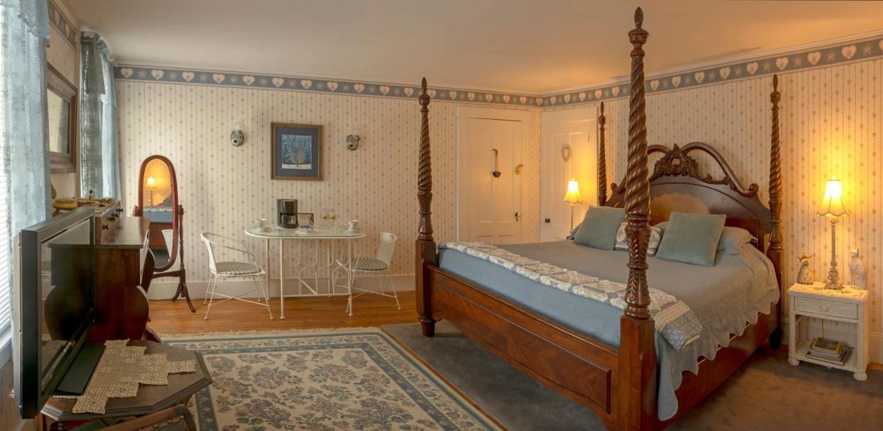 The Bridges Inn At Whitcomb House B&B Swanzey Exteriör bild